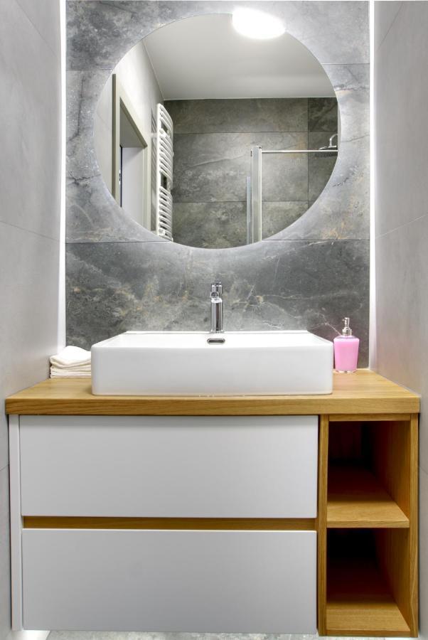 Essence Apartments Sapphire Познань Экстерьер фото